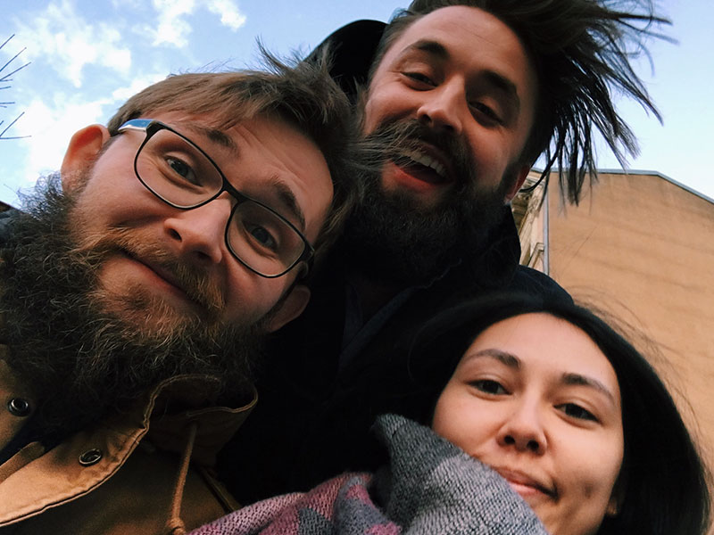 Building Intimacy in Solo Polyamorous Relationships