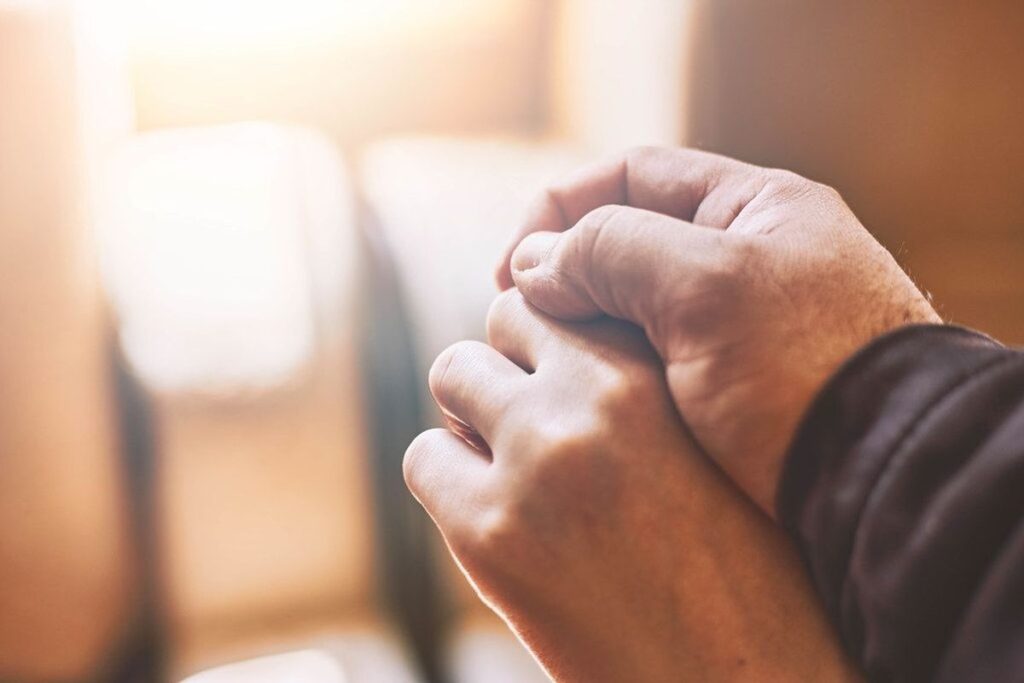 Societal Perspectives and Acceptance of Non-Escalator Relationships